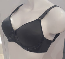 Load image into Gallery viewer, Full Cup Wireless Light Padded Soft Bra
