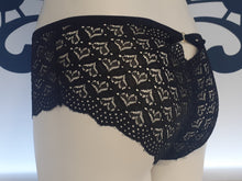 Load image into Gallery viewer, Heart Shape Lace Sexy V-Back Criss Cross Panty
