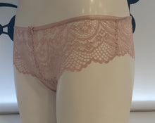 Load image into Gallery viewer, Floral lace panty
