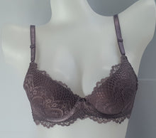 Load image into Gallery viewer, Full lace underwired padded T shirt Bra
