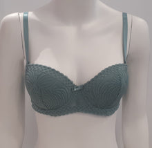 Load image into Gallery viewer, Push Up Bra Floral Lace Lightly Padded
