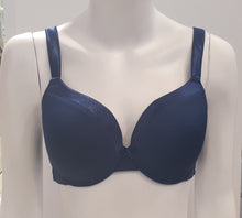 Load image into Gallery viewer, Full Cup Underwire Light Padded T-Shirt Bra
