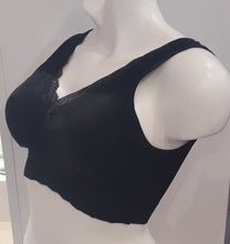 Load image into Gallery viewer, Seamless Wireless Sports Bra with Removable Pads
