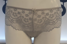 Load image into Gallery viewer, Floral lace panty
