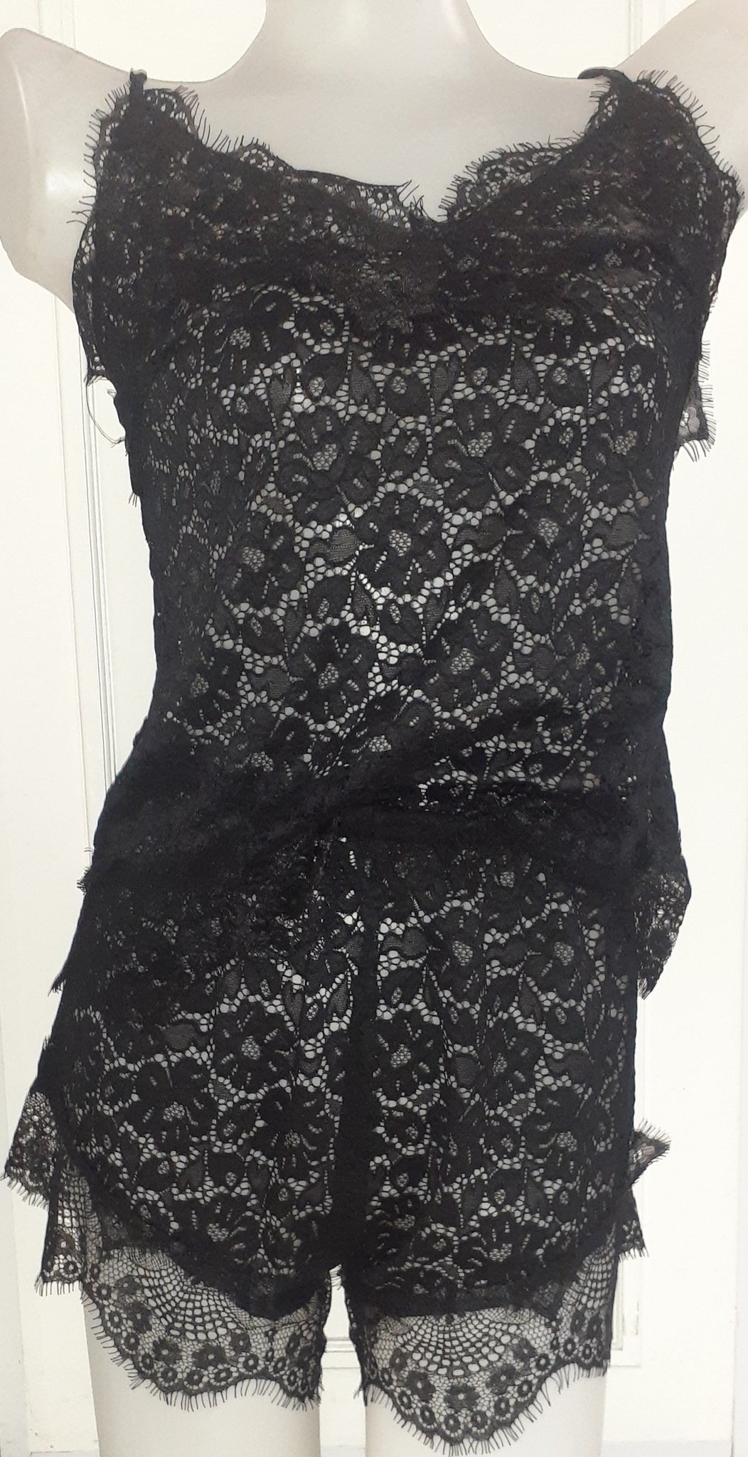 Women's black lace trim floral lace sleepwear cami top and shorts