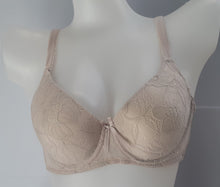 Load image into Gallery viewer, Underwired lace full coverage plus size bra
